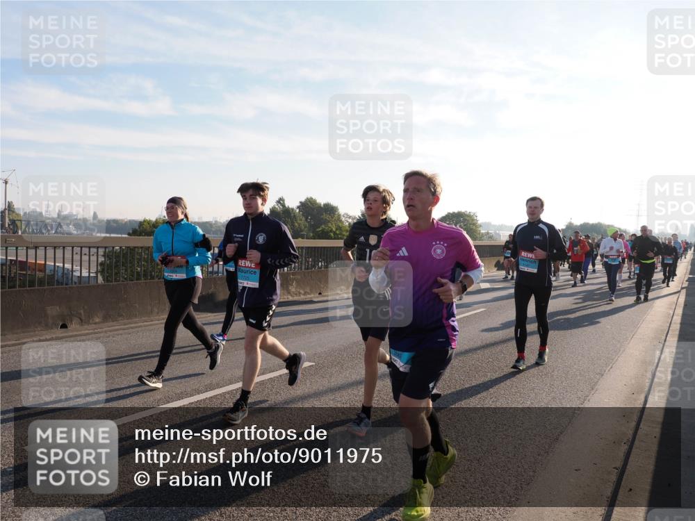 03.10.2025 - Köhlbrandbrückenlauf Fabian Wolf http://msf.ph/oto/9011975 03.10.2025 09:22:48 Position 3 2304, 1725 meine-sportfotos.de