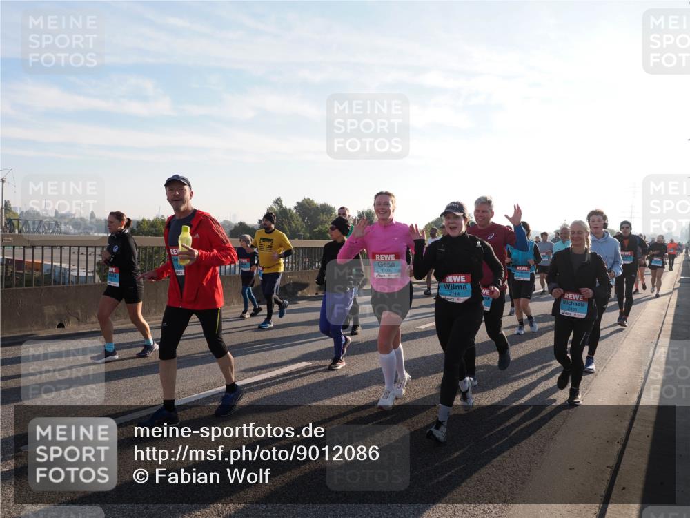 03.10.2025 - Köhlbrandbrückenlauf Fabian Wolf http://msf.ph/oto/9012086 03.10.2025 09:22:54 Position 3 4000, 1977, 2114, 2435 meine-sportfotos.de