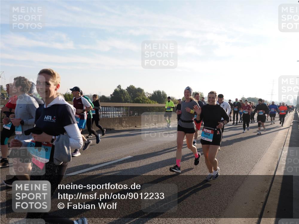 03.10.2025 - Köhlbrandbrückenlauf Fabian Wolf http://msf.ph/oto/9012233 03.10.2025 09:22:59 Position 3 3150, 2349 meine-sportfotos.de