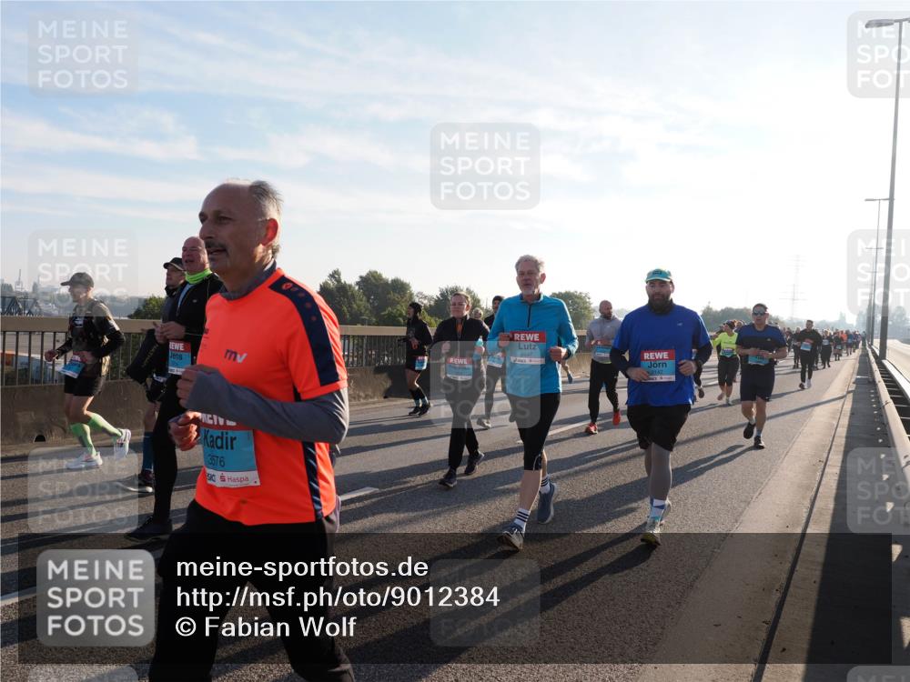 03.10.2025 - Köhlbrandbrückenlauf Fabian Wolf http://msf.ph/oto/9012384 03.10.2025 09:23:05 Position 3 3576, 2037, 2142 meine-sportfotos.de