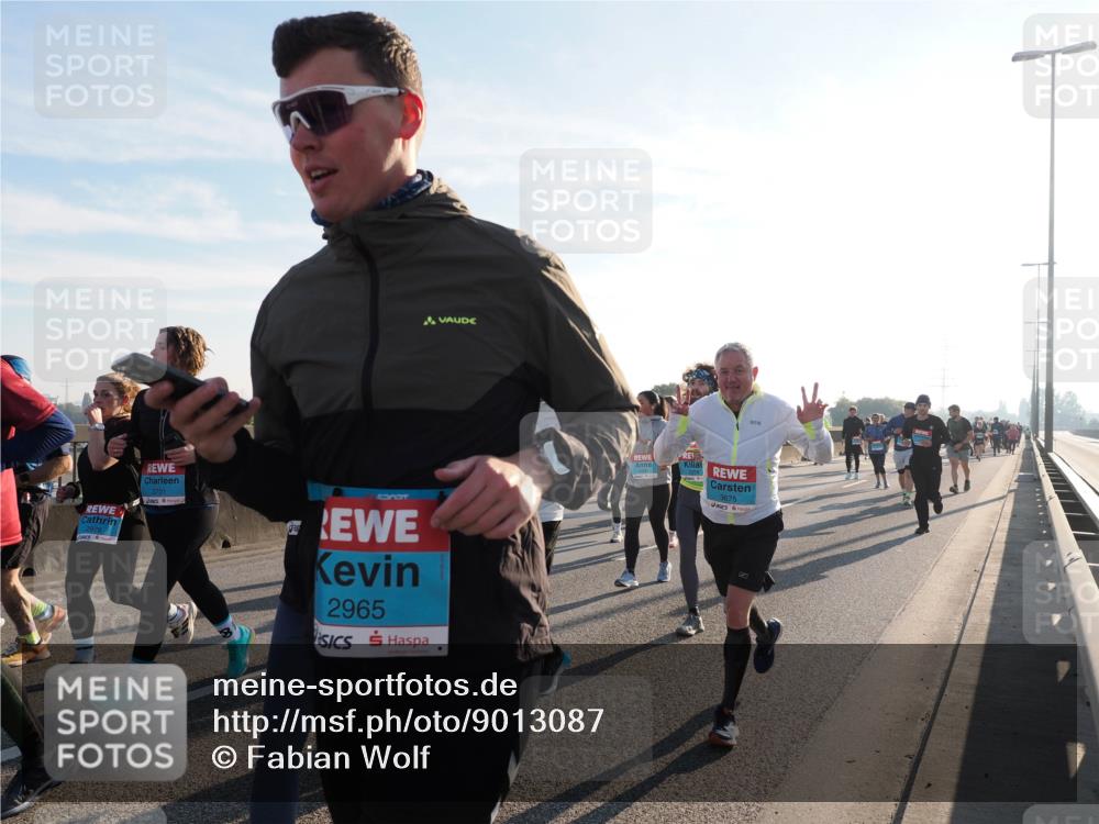 03.10.2025 - Köhlbrandbrückenlauf Fabian Wolf http://msf.ph/oto/9013087 03.10.2025 09:23:41 Position 3 2976, 3701, 2965, 3675 meine-sportfotos.de