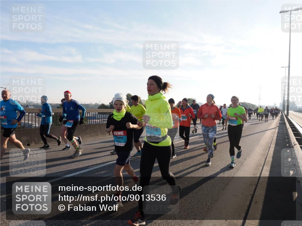 03.10.2025 - Köhlbrandbrückenlauf Fabian Wolf http://msf.ph/oto/9013536 03.10.2025 09:24:06 Position 3 2245, 2244 meine-sportfotos.de