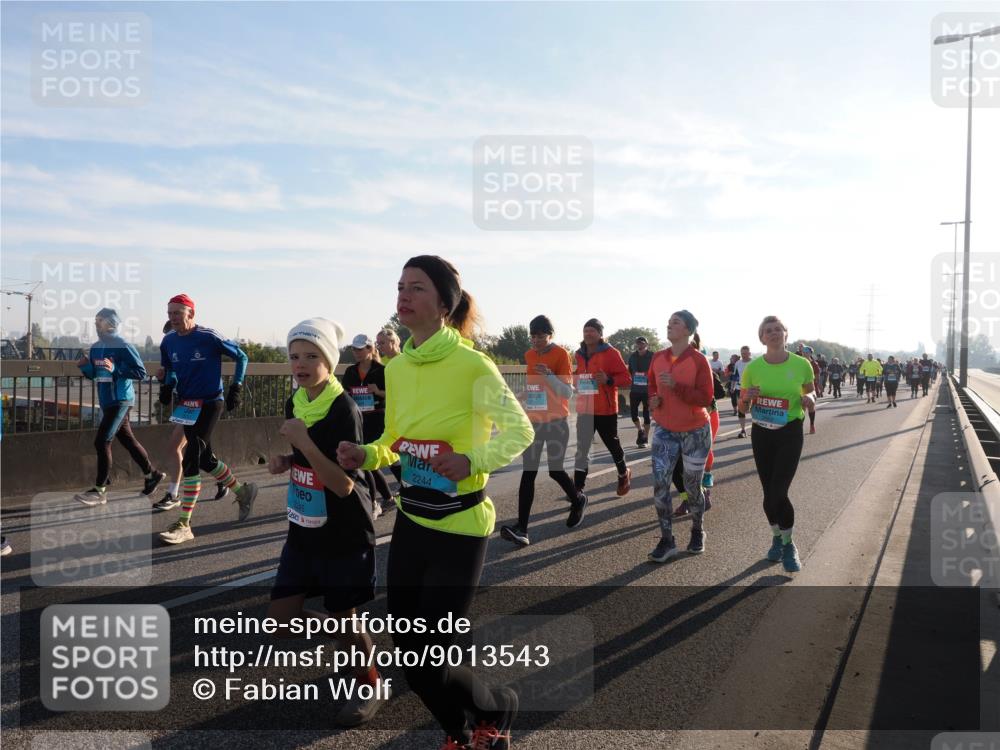 03.10.2025 - Köhlbrandbrückenlauf Fabian Wolf http://msf.ph/oto/9013543 03.10.2025 09:24:07 Position 3 2245, 2244 meine-sportfotos.de