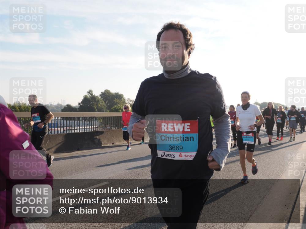 03.10.2025 - Köhlbrandbrückenlauf Fabian Wolf http://msf.ph/oto/9013934 03.10.2025 09:24:20 Position 3 3669, 2319 meine-sportfotos.de