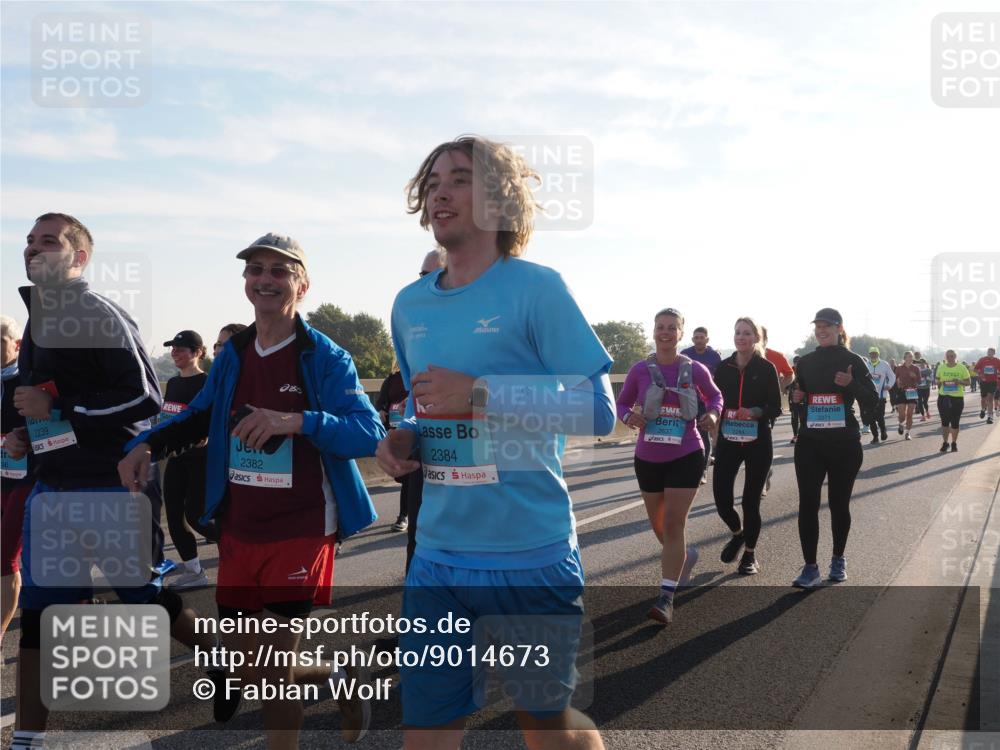 03.10.2025 - Köhlbrandbrückenlauf Fabian Wolf http://msf.ph/oto/9014673 03.10.2025 09:24:48 Position 3 2239, 2382, 2384, 2271, 2284 meine-sportfotos.de