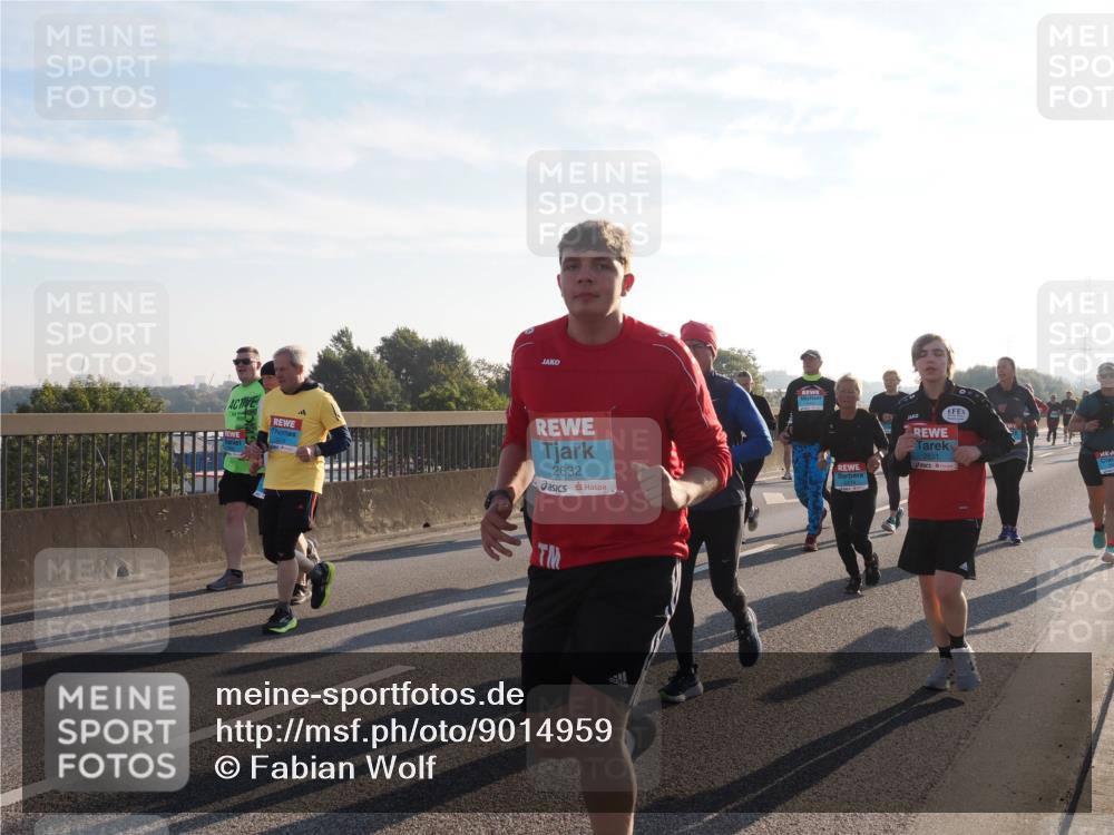 03.10.2025 - Köhlbrandbrückenlauf Fabian Wolf http://msf.ph/oto/9014959 03.10.2025 09:24:59 Position 3 2632, 2631 meine-sportfotos.de