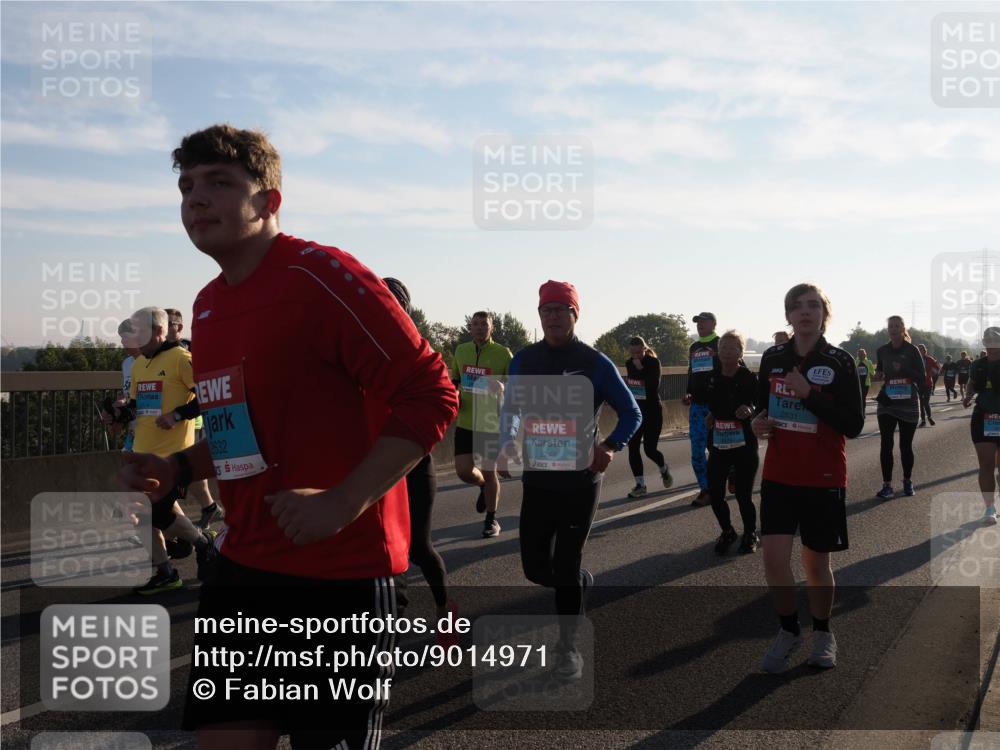 03.10.2025 - Köhlbrandbrückenlauf Fabian Wolf http://msf.ph/oto/9014971 03.10.2025 09:24:59 Position 3 2632, 2248, 2631 meine-sportfotos.de