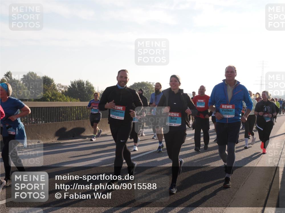 03.10.2025 - Köhlbrandbrückenlauf Fabian Wolf http://msf.ph/oto/9015588 03.10.2025 09:25:24 Position 3 2931, 2300, 2298, 2659 meine-sportfotos.de