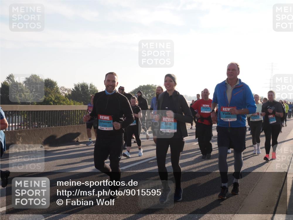 03.10.2025 - Köhlbrandbrückenlauf Fabian Wolf http://msf.ph/oto/9015595 03.10.2025 09:25:24 Position 3 2300, 2298, 2659 meine-sportfotos.de