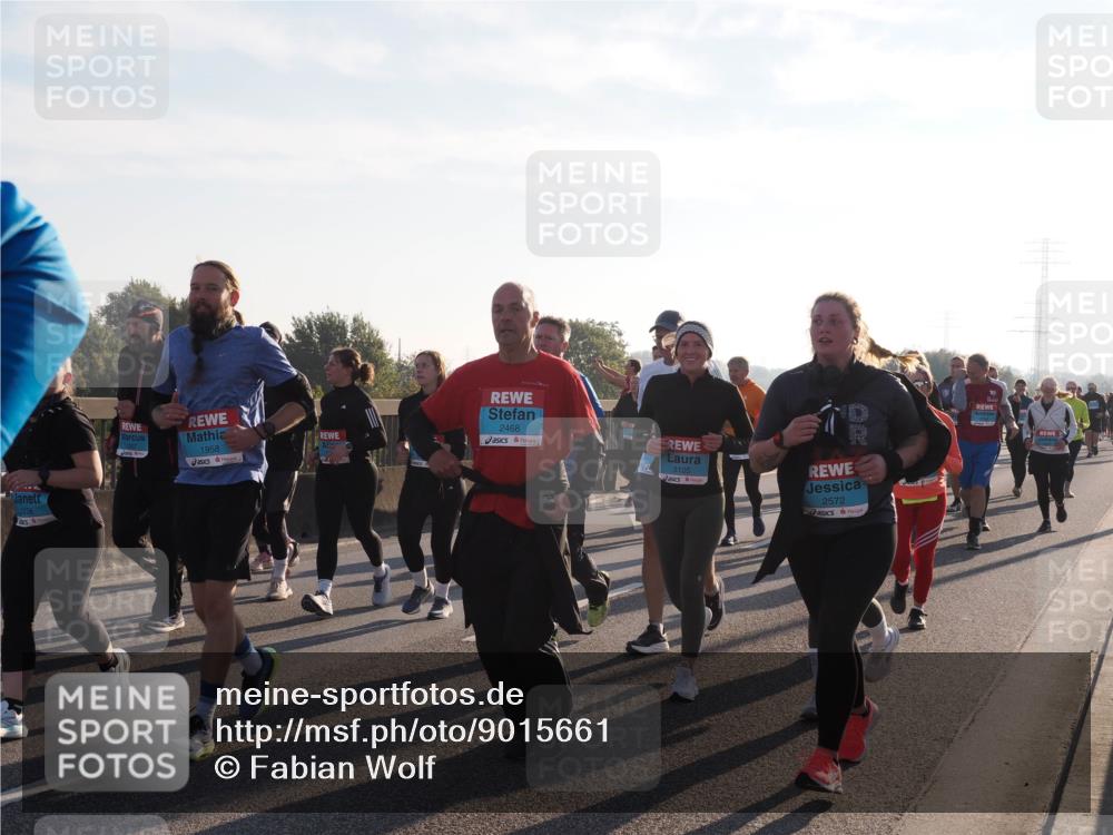 03.10.2025 - Köhlbrandbrückenlauf Fabian Wolf http://msf.ph/oto/9015661 03.10.2025 09:25:26 Position 3 2238, 1958, 2468, 3105, 2572 meine-sportfotos.de