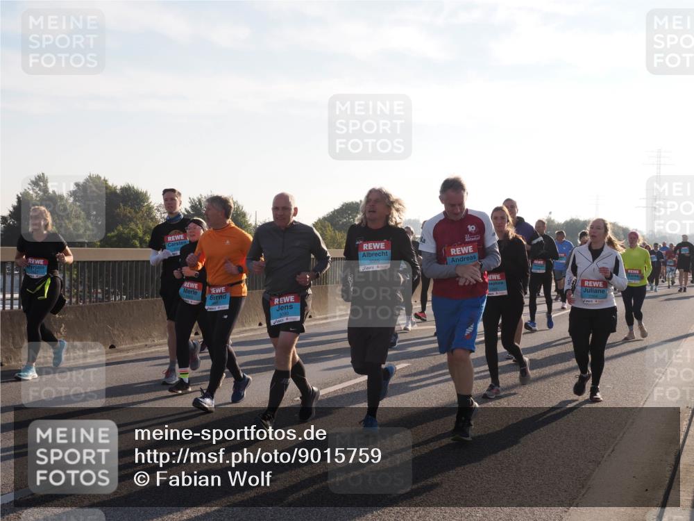 03.10.2025 - Köhlbrandbrückenlauf Fabian Wolf http://msf.ph/oto/9015759 03.10.2025 09:25:29 Position 3 3090, 3089, 10 meine-sportfotos.de