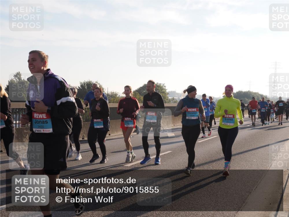 03.10.2025 - Köhlbrandbrückenlauf Fabian Wolf http://msf.ph/oto/9015855 03.10.2025 09:25:32 Position 3 2296, 3430, 2213 meine-sportfotos.de