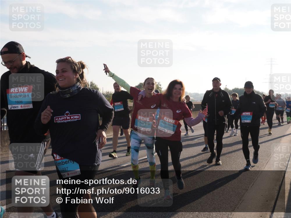 03.10.2025 - Köhlbrandbrückenlauf Fabian Wolf http://msf.ph/oto/9016033 03.10.2025 09:25:44 Position 3 1606, 1497, 2533, 2554, 2406 meine-sportfotos.de