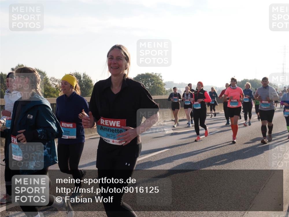 03.10.2025 - Köhlbrandbrückenlauf Fabian Wolf http://msf.ph/oto/9016125 03.10.2025 09:25:49 Position 3 37, 739, 3745, 3670 meine-sportfotos.de
