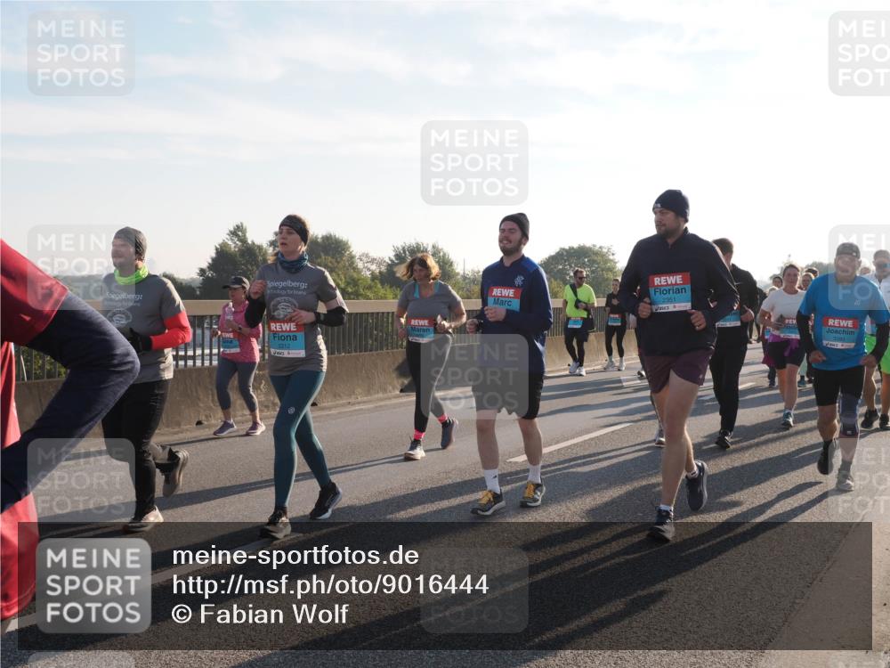 03.10.2025 - Köhlbrandbrückenlauf Fabian Wolf http://msf.ph/oto/9016444 03.10.2025 09:26:02 Position 3 2212, 2351, 3393 meine-sportfotos.de