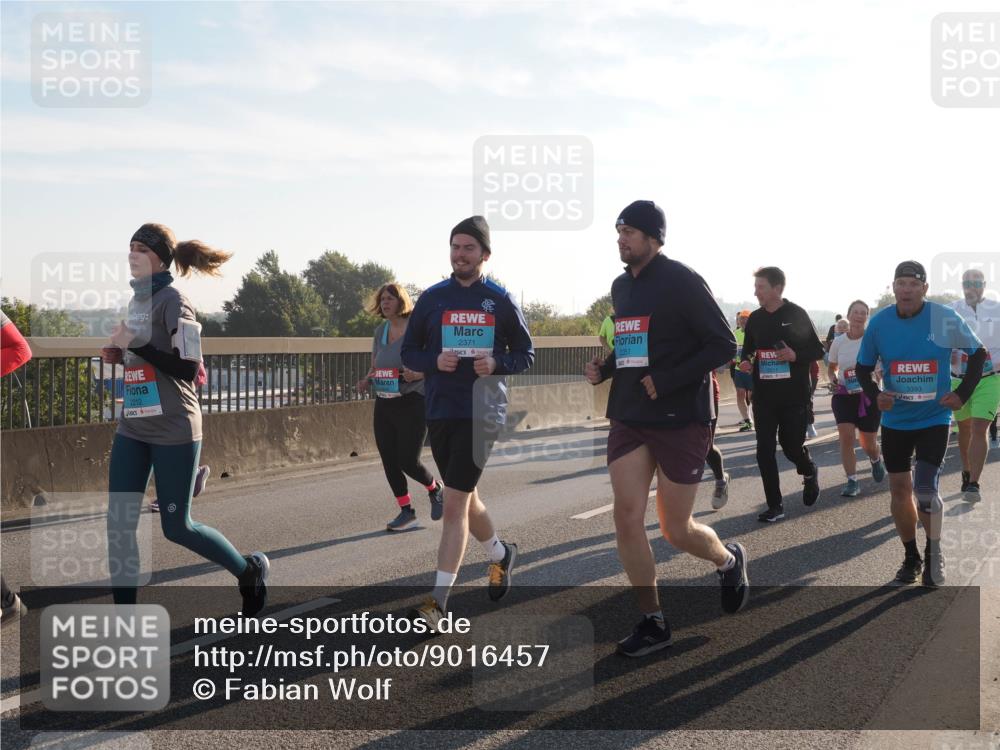 03.10.2025 - Köhlbrandbrückenlauf Fabian Wolf http://msf.ph/oto/9016457 03.10.2025 09:26:03 Position 3 2212, 2371, 2351, 3393 meine-sportfotos.de