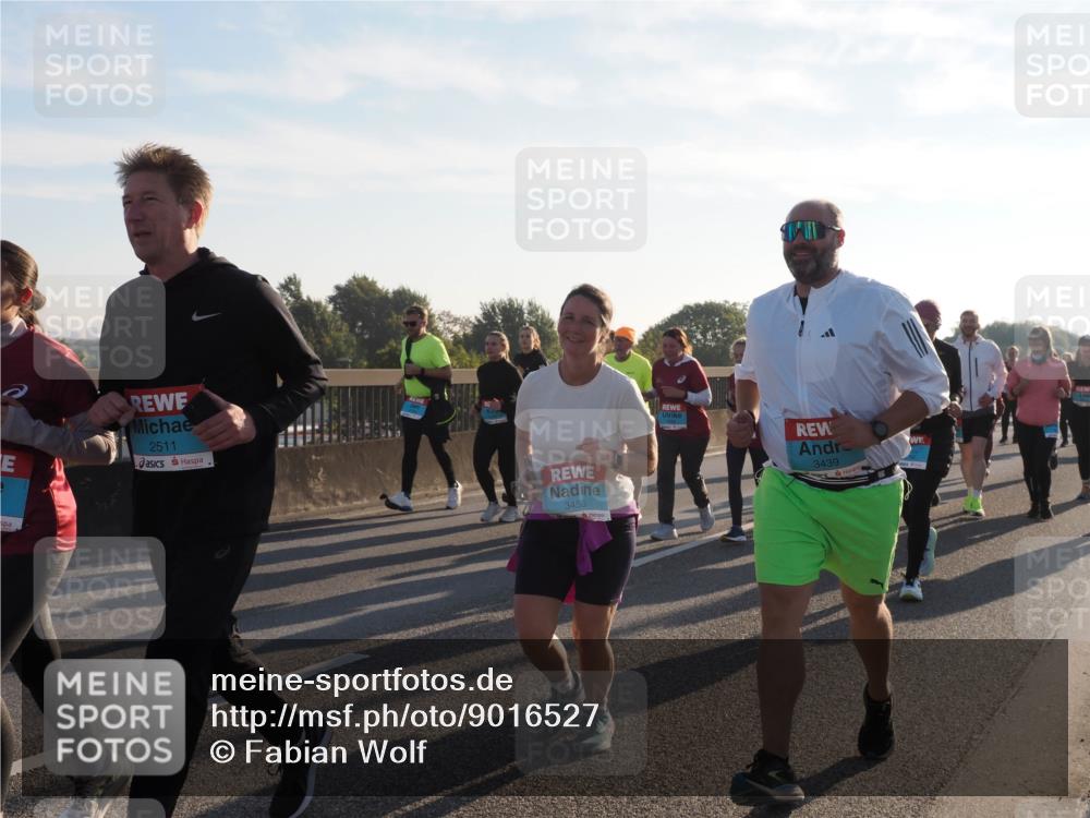 03.10.2025 - Köhlbrandbrückenlauf Fabian Wolf http://msf.ph/oto/9016527 03.10.2025 09:26:05 Position 3 2511, 3453, 3439 meine-sportfotos.de
