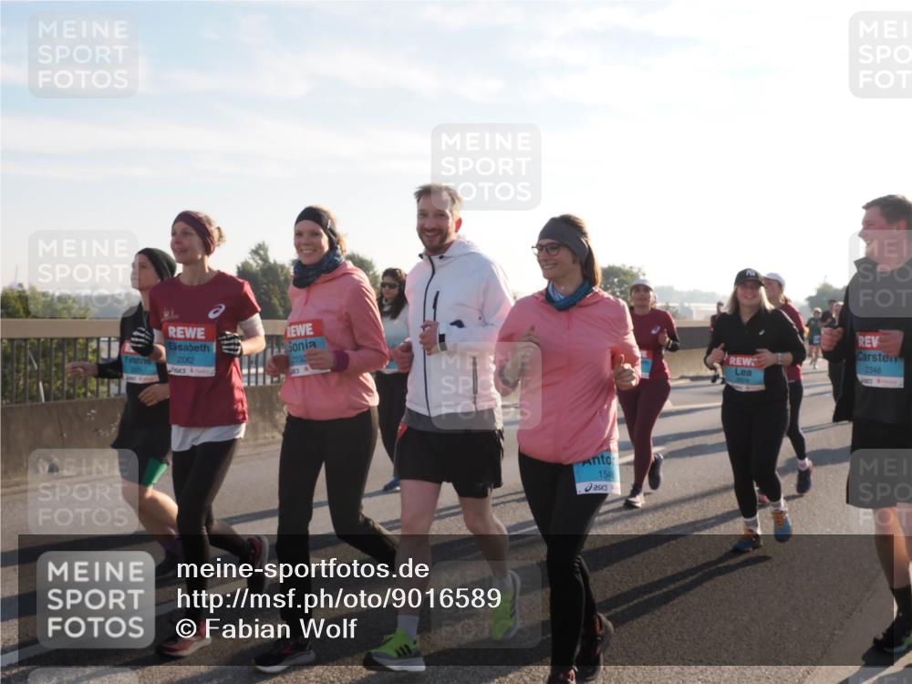 03.10.2025 - Köhlbrandbrückenlauf Fabian Wolf http://msf.ph/oto/9016589 03.10.2025 09:26:09 Position 3 2012, 2232, 1546, 2378, 2348 meine-sportfotos.de