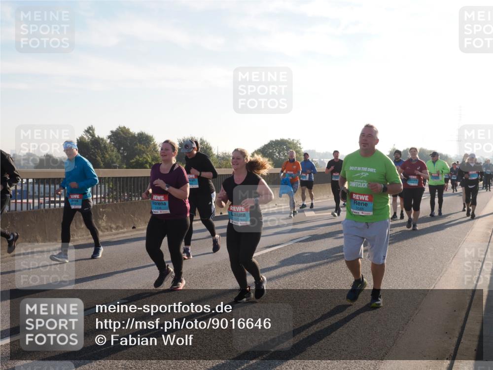 03.10.2025 - Köhlbrandbrückenlauf Fabian Wolf http://msf.ph/oto/9016646 03.10.2025 09:26:13 Position 3 2438, 2434, 3588 meine-sportfotos.de
