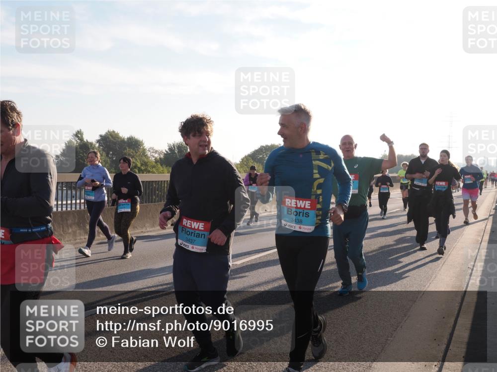 03.10.2025 - Köhlbrandbrückenlauf Fabian Wolf http://msf.ph/oto/9016995 03.10.2025 09:26:27 Position 3 3437, 3438 meine-sportfotos.de