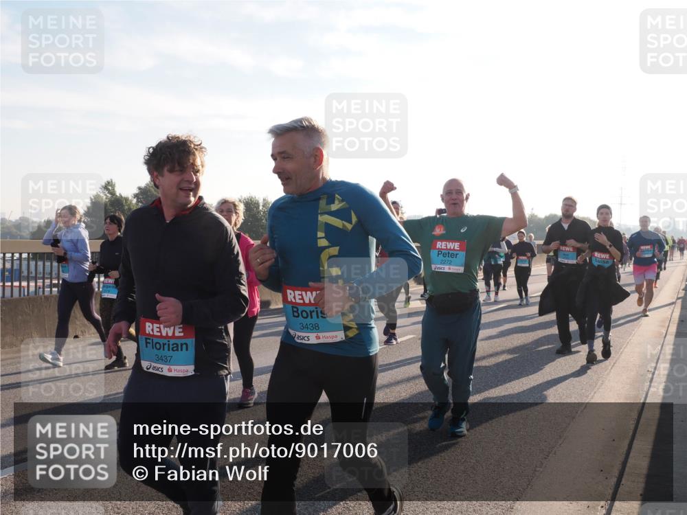 03.10.2025 - Köhlbrandbrückenlauf Fabian Wolf http://msf.ph/oto/9017006 03.10.2025 09:26:27 Position 3 3437, 3438, 2272 meine-sportfotos.de