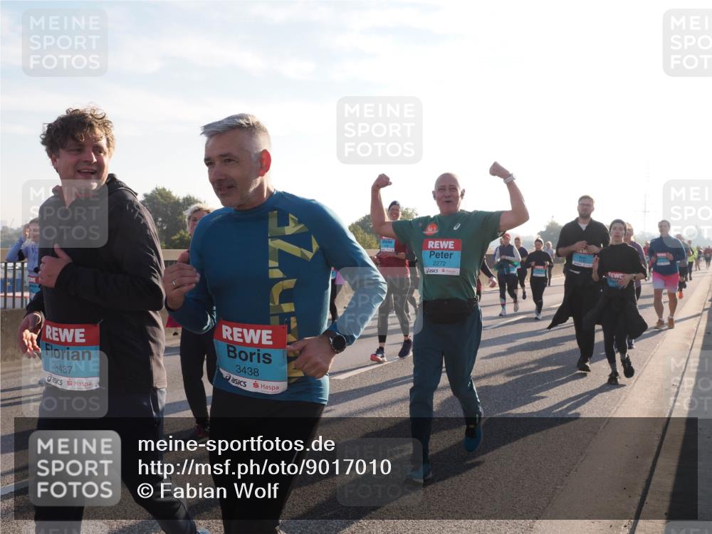 03.10.2025 - Köhlbrandbrückenlauf Fabian Wolf http://msf.ph/oto/9017010 03.10.2025 09:26:28 Position 3 3437, 3438, 2272 meine-sportfotos.de