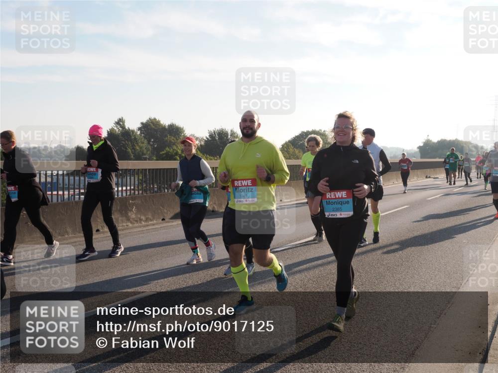 03.10.2025 - Köhlbrandbrückenlauf Fabian Wolf http://msf.ph/oto/9017125 03.10.2025 09:26:32 Position 3 2331, 1949, 2385 meine-sportfotos.de