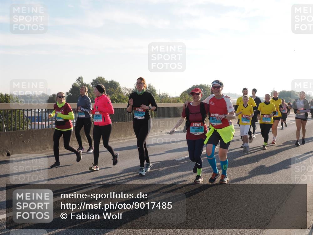 03.10.2025 - Köhlbrandbrückenlauf Fabian Wolf http://msf.ph/oto/9017485 03.10.2025 09:26:48 Position 3 2159, 3412, 3413 meine-sportfotos.de