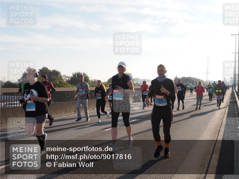 03.10.2025 - Köhlbrandbrückenlauf Fabian Wolf http://msf.ph/oto/9017816 03.10.2025 09:27:07 Position 3 3370, 2553, 2550 meine-sportfotos.de