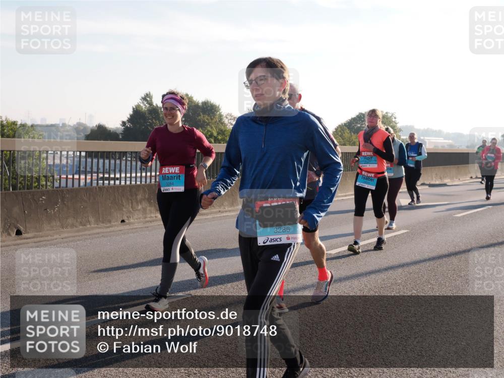 03.10.2025 - Köhlbrandbrückenlauf Fabian Wolf http://msf.ph/oto/9018748 03.10.2025 09:28:11 Position 3 3284, 3286, 2347 meine-sportfotos.de