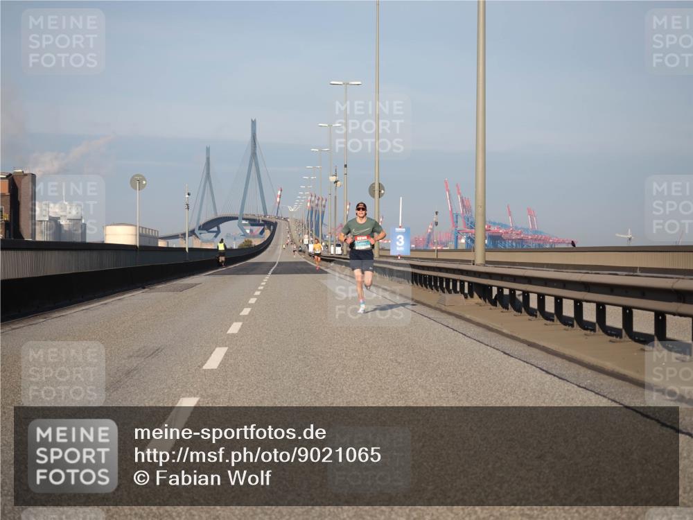 03.10.2025 - Köhlbrandbrückenlauf Fabian Wolf http://msf.ph/oto/9021065 03.10.2025 09:34:02 Position 3  meine-sportfotos.de
