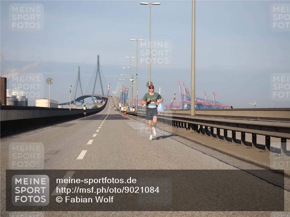 03.10.2025 - Köhlbrandbrückenlauf Fabian Wolf http://msf.ph/oto/9021084 03.10.2025 09:34:03 Position 3  meine-sportfotos.de