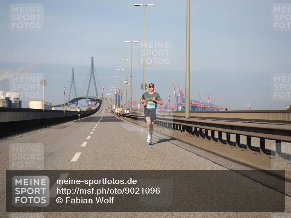 03.10.2025 - Köhlbrandbrückenlauf Fabian Wolf http://msf.ph/oto/9021096 03.10.2025 09:34:03 Position 3  meine-sportfotos.de