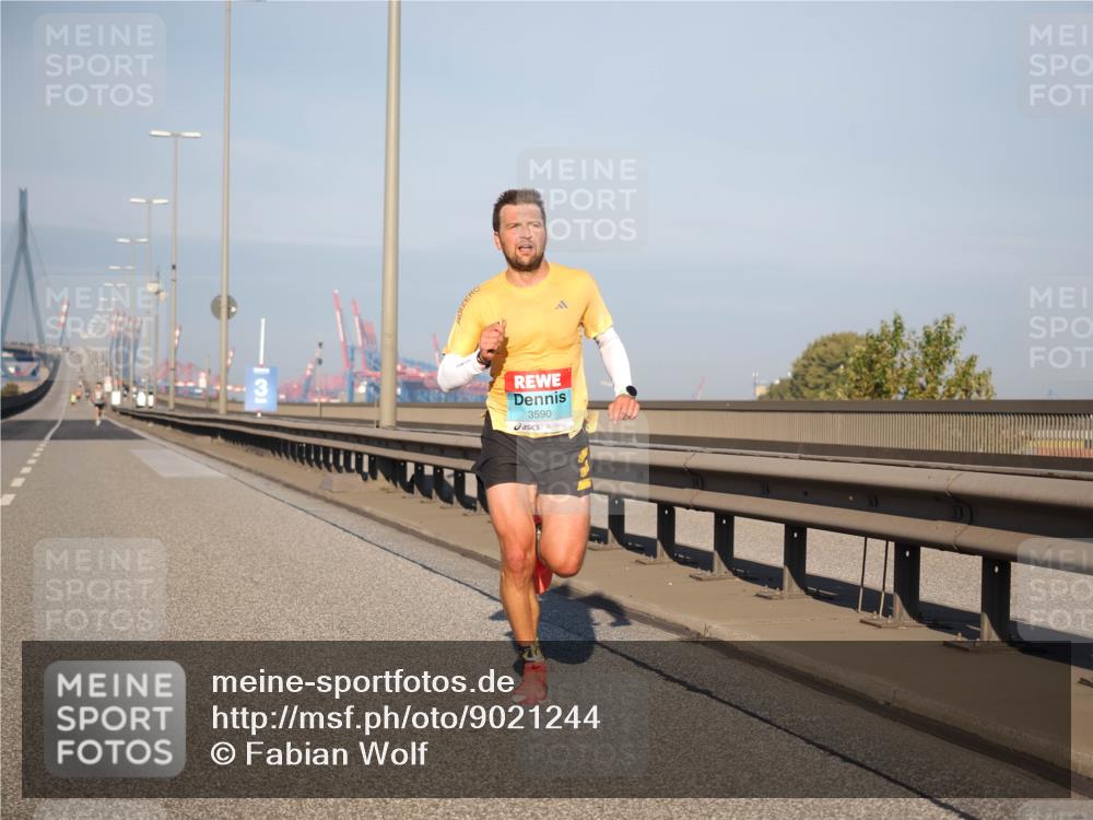 03.10.2025 - Köhlbrandbrückenlauf Fabian Wolf http://msf.ph/oto/9021244 03.10.2025 09:34:21 Position 3 3590 meine-sportfotos.de