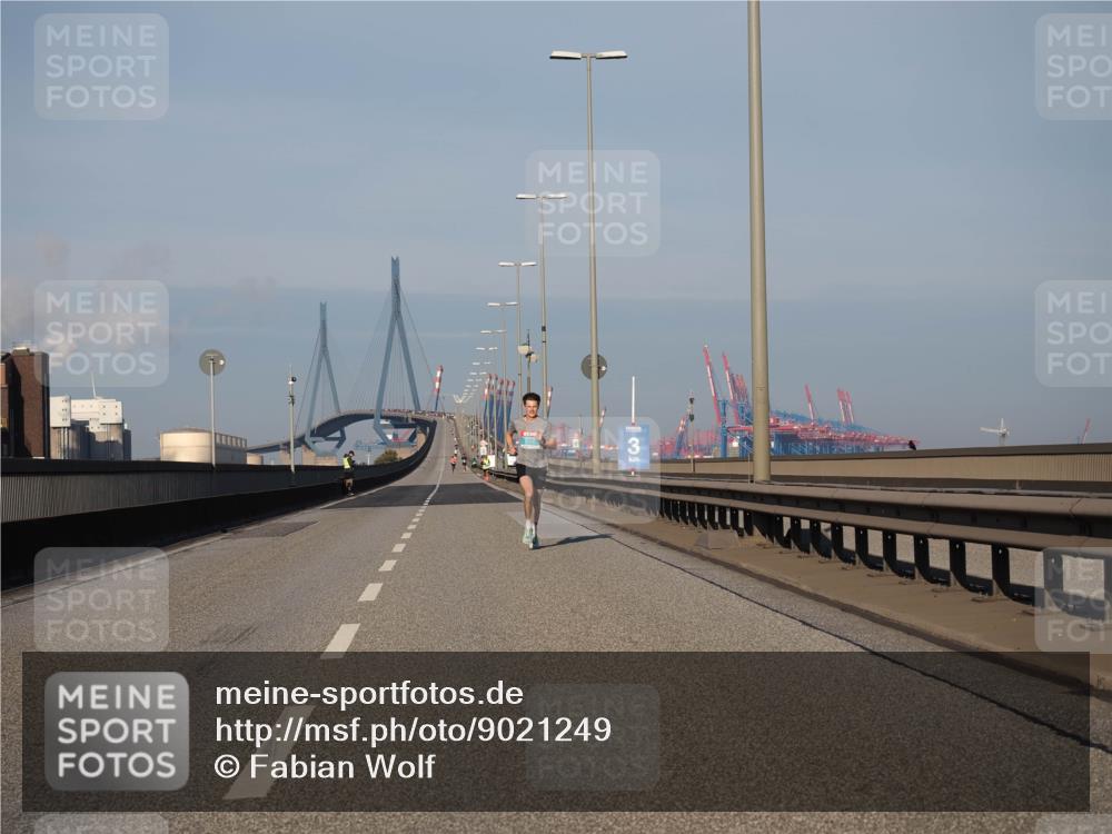 03.10.2025 - Köhlbrandbrückenlauf Fabian Wolf http://msf.ph/oto/9021249 03.10.2025 09:34:37 Position 3  meine-sportfotos.de