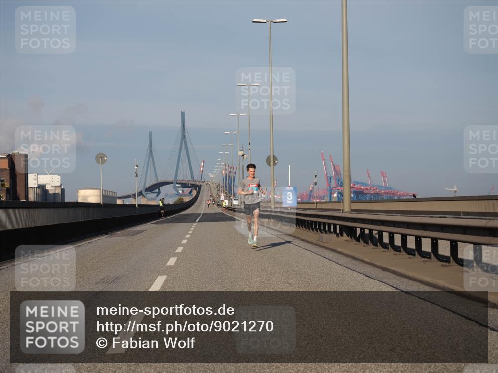 03.10.2025 - Köhlbrandbrückenlauf Fabian Wolf http://msf.ph/oto/9021270 03.10.2025 09:34:39 Position 3 3 meine-sportfotos.de