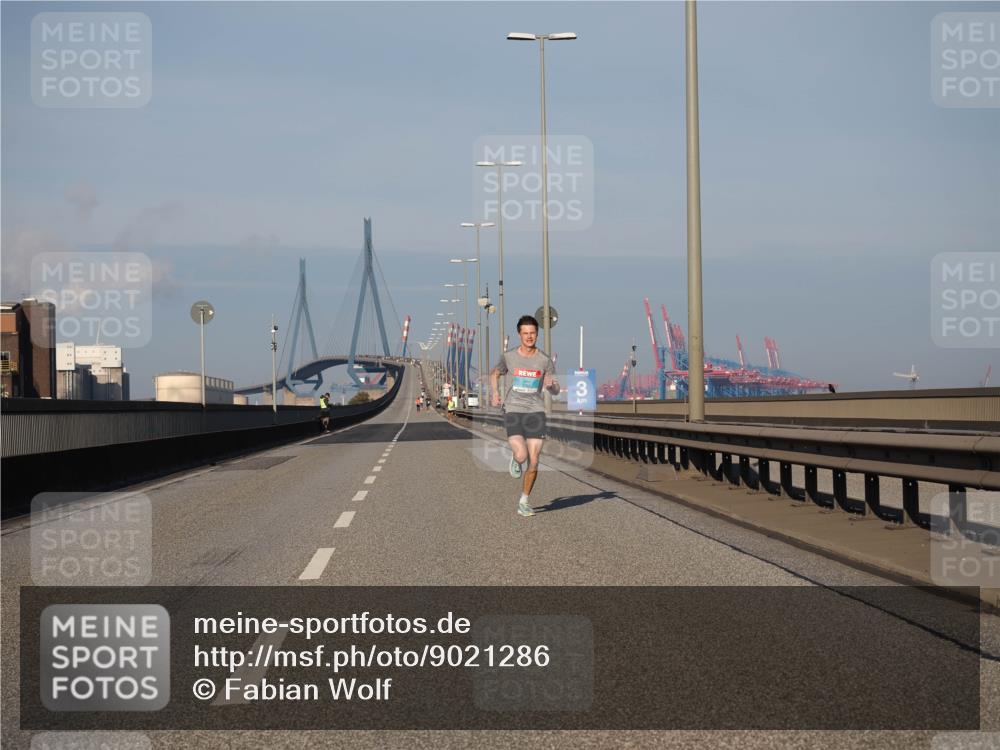 03.10.2025 - Köhlbrandbrückenlauf Fabian Wolf http://msf.ph/oto/9021286 03.10.2025 09:34:40 Position 3  meine-sportfotos.de