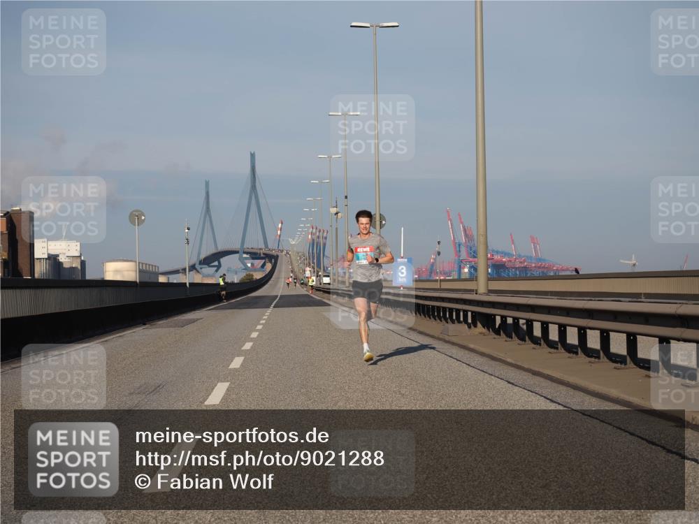 03.10.2025 - Köhlbrandbrückenlauf Fabian Wolf http://msf.ph/oto/9021288 03.10.2025 09:34:40 Position 3 3 meine-sportfotos.de