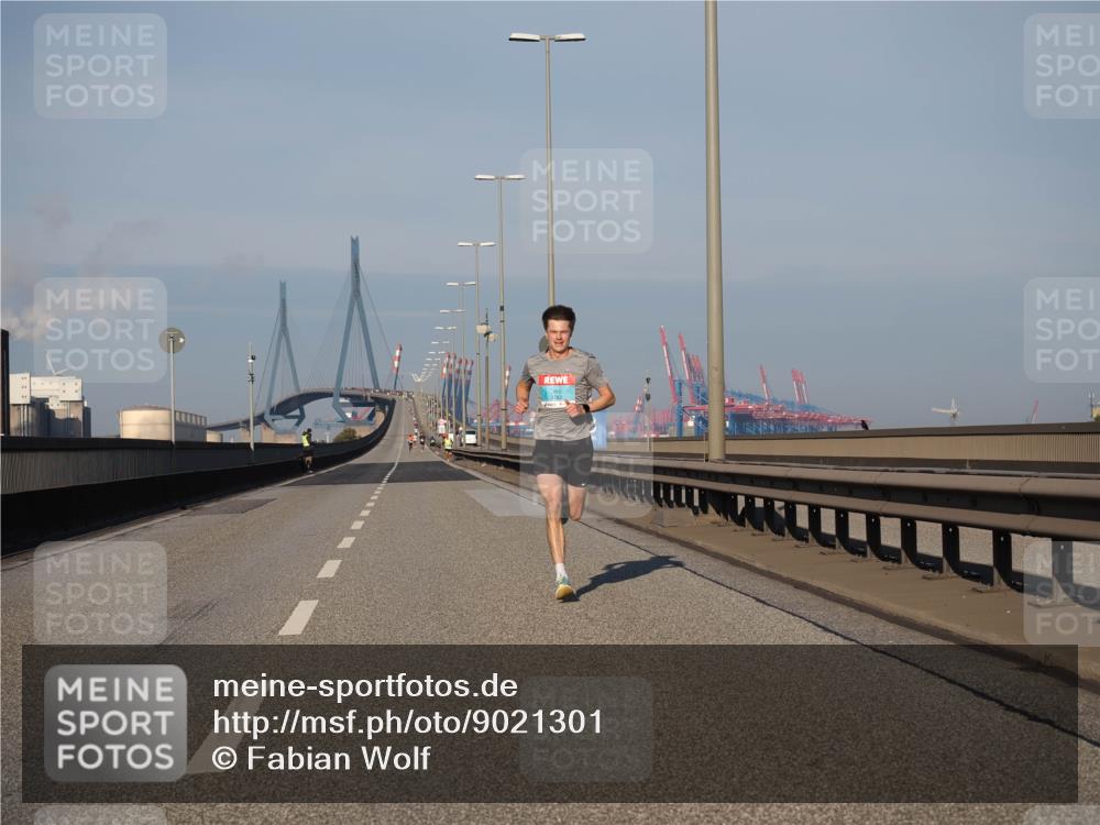 03.10.2025 - Köhlbrandbrückenlauf Fabian Wolf http://msf.ph/oto/9021301 03.10.2025 09:34:41 Position 3  meine-sportfotos.de