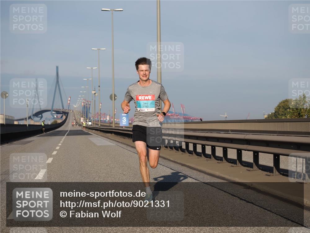 03.10.2025 - Köhlbrandbrückenlauf Fabian Wolf http://msf.ph/oto/9021331 03.10.2025 09:34:42 Position 3 3, 3782 meine-sportfotos.de