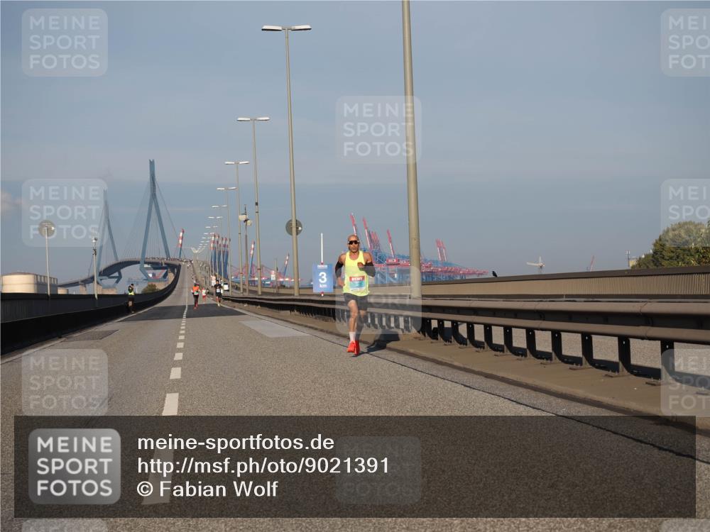 03.10.2025 - Köhlbrandbrückenlauf Fabian Wolf http://msf.ph/oto/9021391 03.10.2025 09:35:08 Position 3 3 meine-sportfotos.de