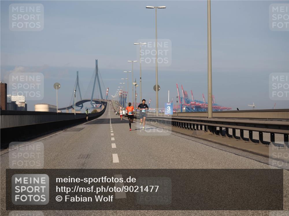 03.10.2025 - Köhlbrandbrückenlauf Fabian Wolf http://msf.ph/oto/9021477 03.10.2025 09:35:23 Position 3  meine-sportfotos.de