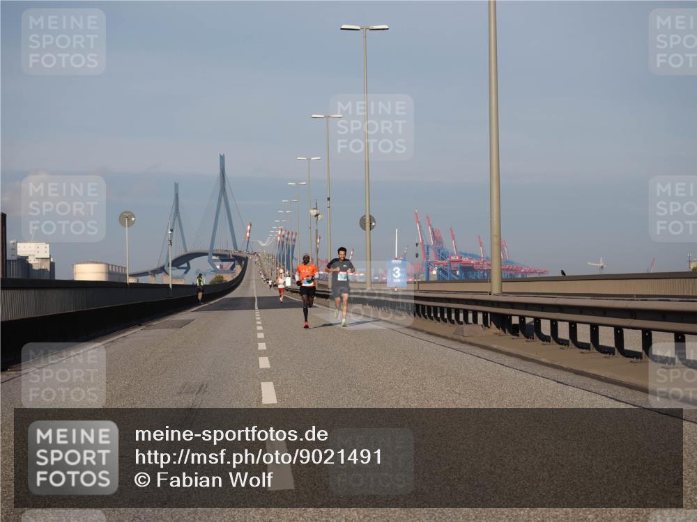 03.10.2025 - Köhlbrandbrückenlauf Fabian Wolf http://msf.ph/oto/9021491 03.10.2025 09:35:24 Position 3 3 meine-sportfotos.de