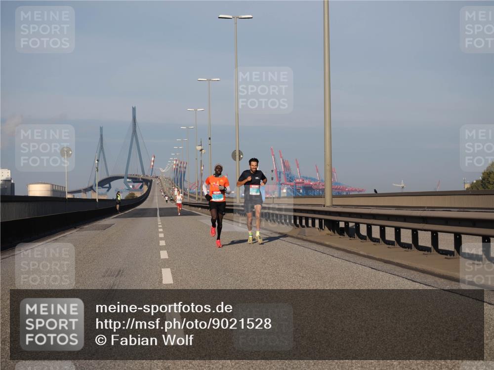 03.10.2025 - Köhlbrandbrückenlauf Fabian Wolf http://msf.ph/oto/9021528 03.10.2025 09:35:27 Position 3  meine-sportfotos.de