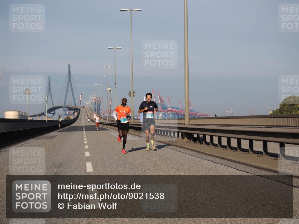 03.10.2025 - Köhlbrandbrückenlauf Fabian Wolf http://msf.ph/oto/9021538 03.10.2025 09:35:28 Position 3  meine-sportfotos.de