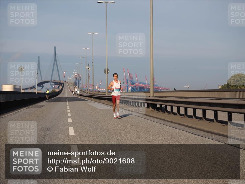 03.10.2025 - Köhlbrandbrückenlauf Fabian Wolf http://msf.ph/oto/9021608 03.10.2025 09:35:40 Position 3  meine-sportfotos.de