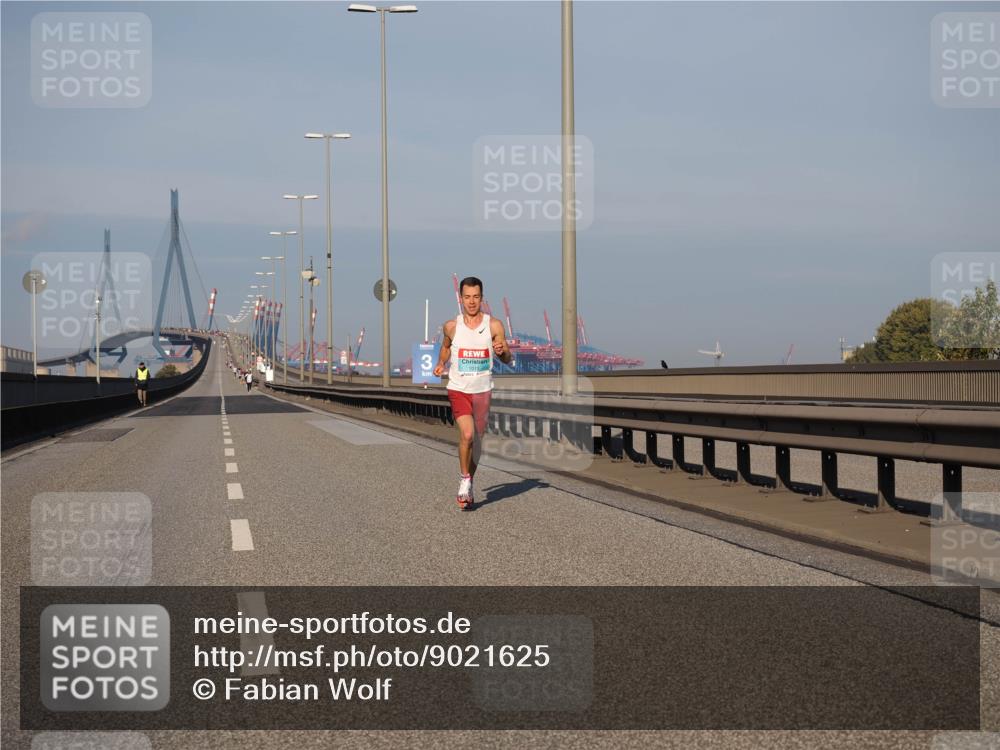 03.10.2025 - Köhlbrandbrückenlauf Fabian Wolf http://msf.ph/oto/9021625 03.10.2025 09:35:41 Position 3 1013 meine-sportfotos.de