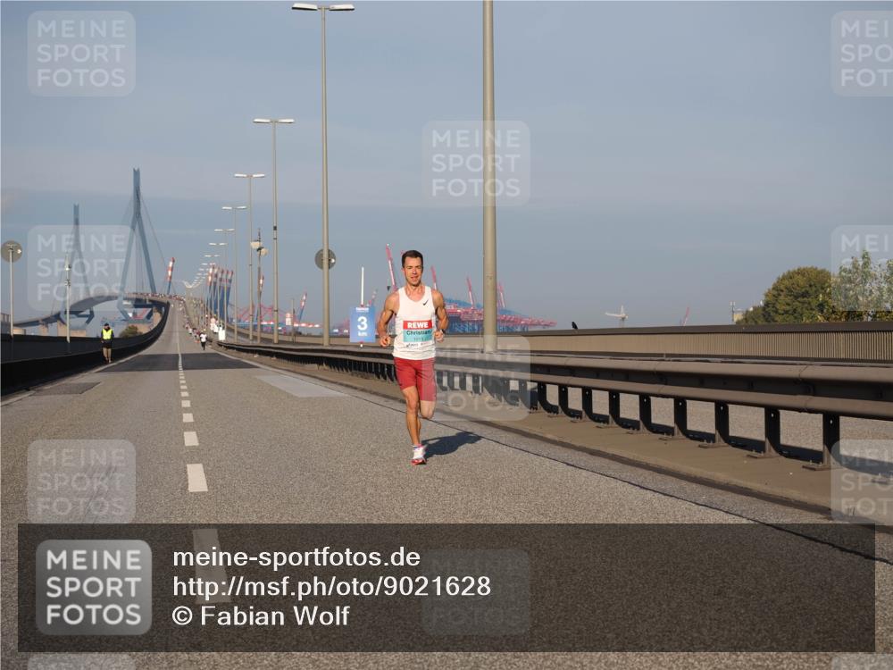 03.10.2025 - Köhlbrandbrückenlauf Fabian Wolf http://msf.ph/oto/9021628 03.10.2025 09:35:41 Position 3 3 meine-sportfotos.de