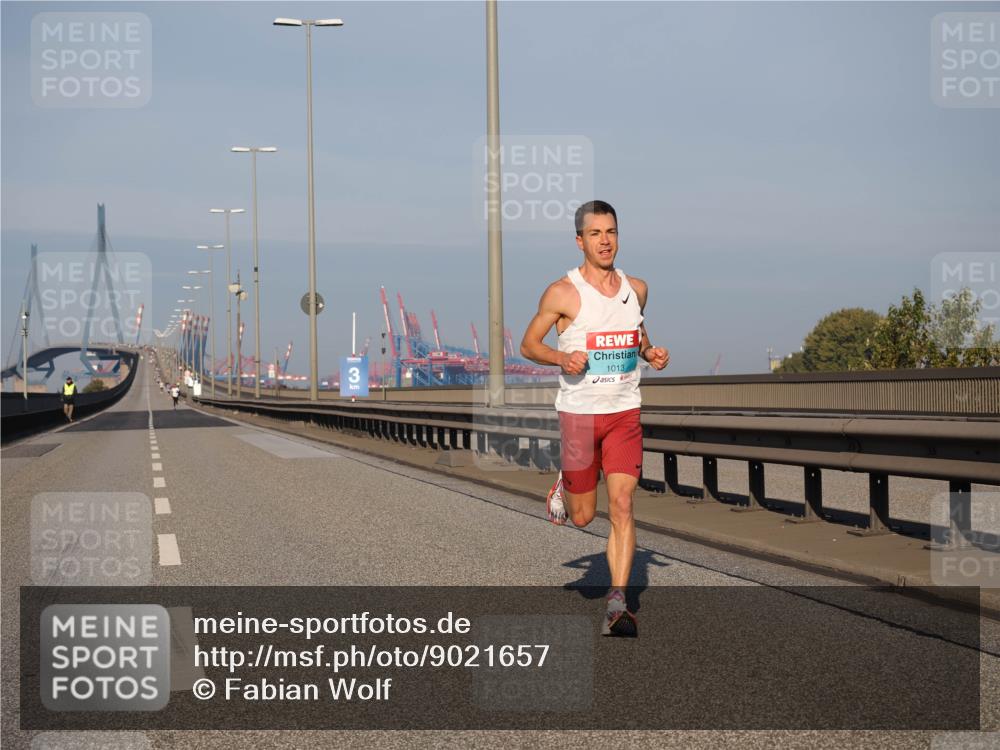 03.10.2025 - Köhlbrandbrückenlauf Fabian Wolf http://msf.ph/oto/9021657 03.10.2025 09:35:43 Position 3 3, 1013 meine-sportfotos.de