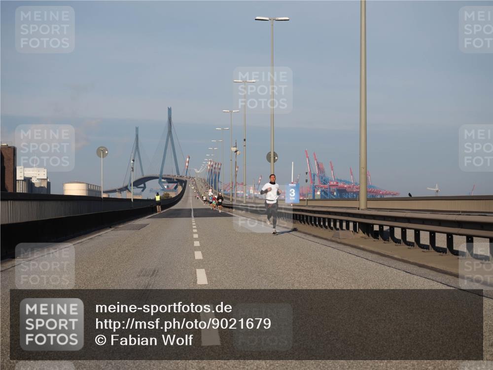 03.10.2025 - Köhlbrandbrückenlauf Fabian Wolf http://msf.ph/oto/9021679 03.10.2025 09:36:11 Position 3 3 meine-sportfotos.de